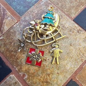 Vintage Gold Sleigh and Gifts Figural Christmas Brooch